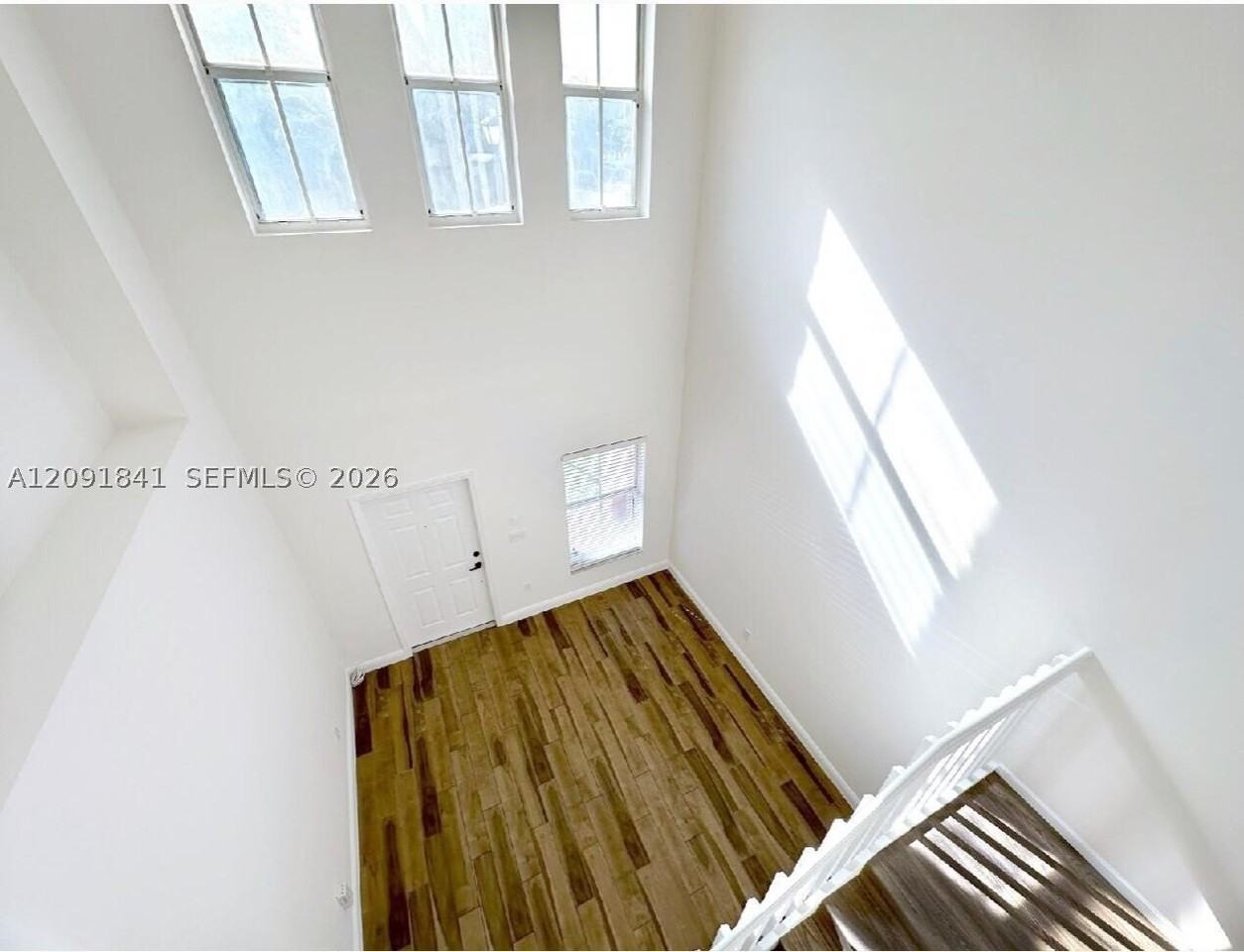202 Riverwalk Cir - Photo 5 of 39