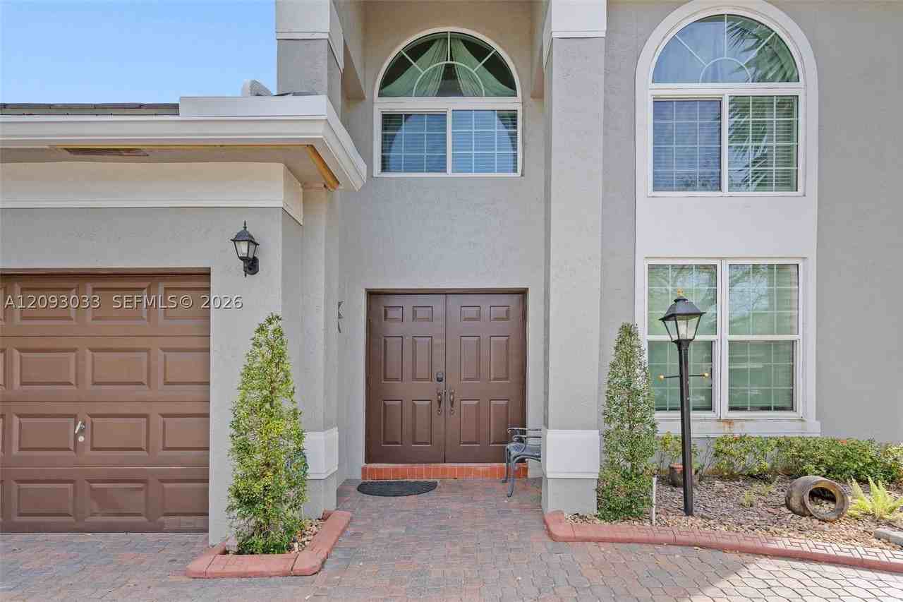 12724 Nw 18th Ct - Photo 3 of 47