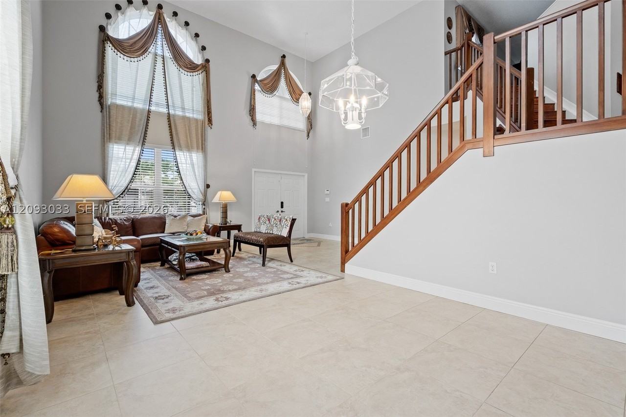 12724 Nw 18th Ct - Photo 5 of 47