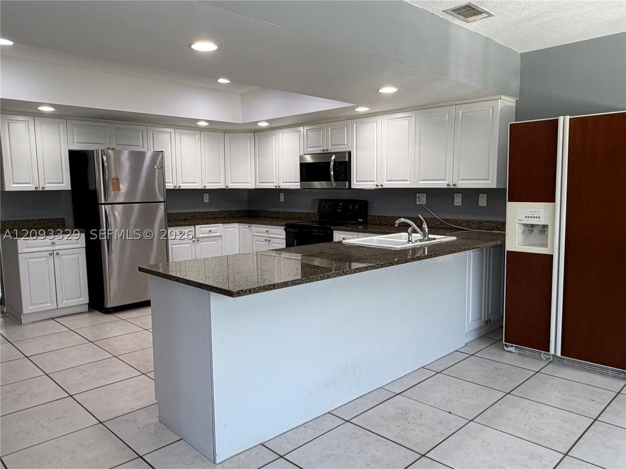 2980 Ne 19th Ter #B - Photo 7 of 50
