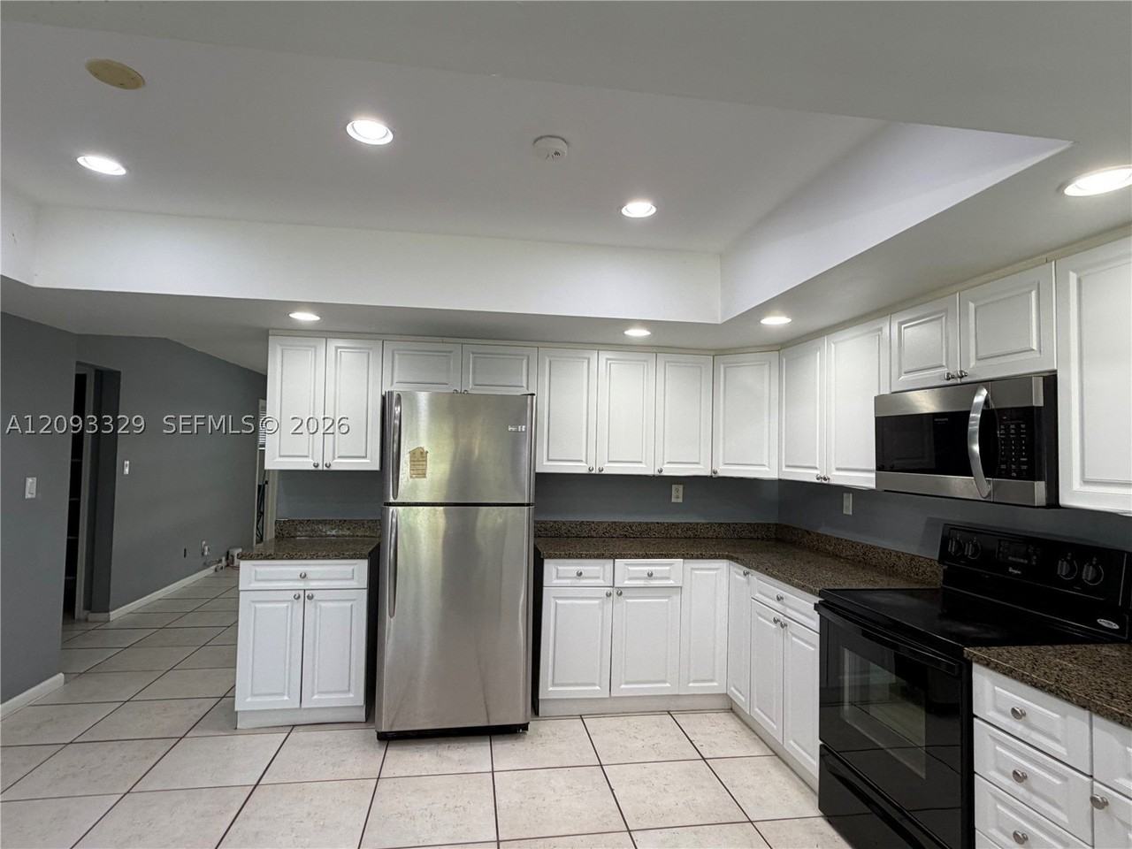 2980 Ne 19th Ter #B - Photo 5 of 50