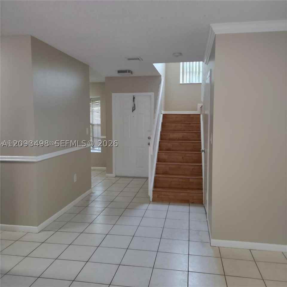 609 Nw 109th Ave #0 - Photo 4 of 17