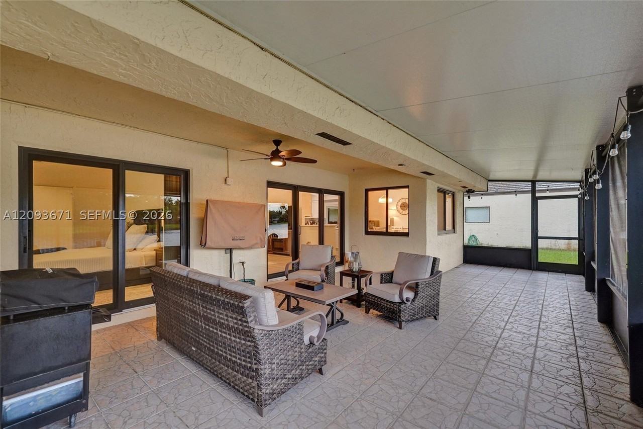 465 Nw 95th Ave - Photo 5 of 39