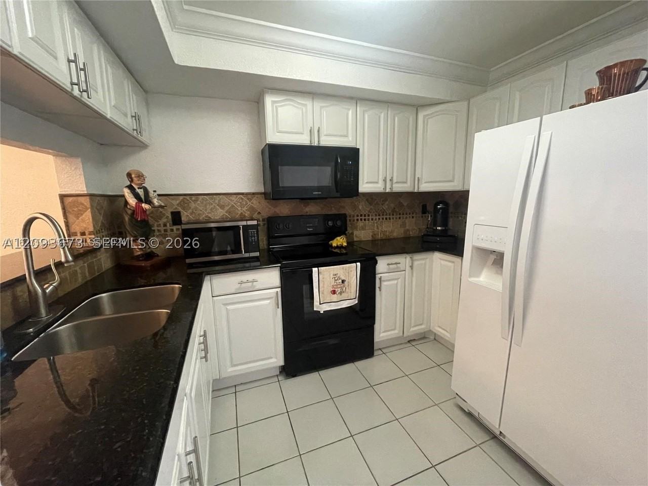 961 W 37th Ter #30 - Photo 3 of 16