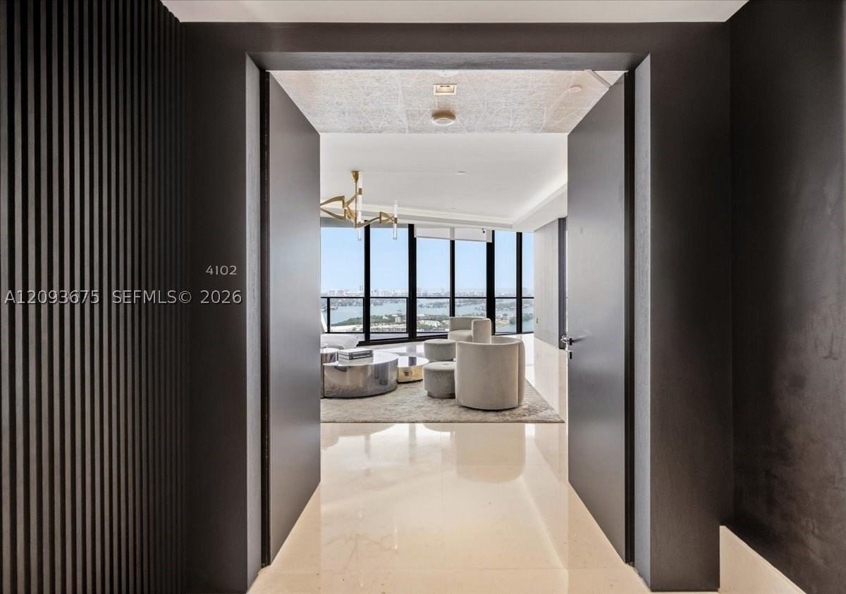 1000 Biscayne Blvd #4102