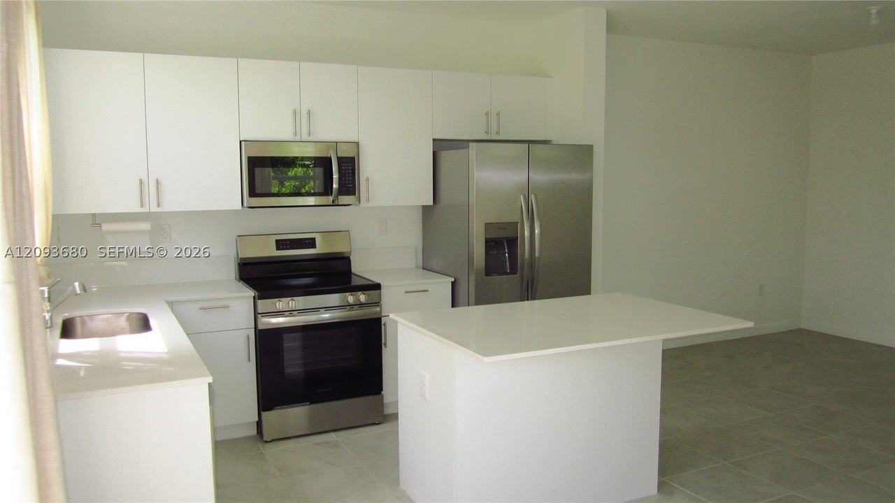 1501 Se 27th Rd #1501 - Photo 5 of 19