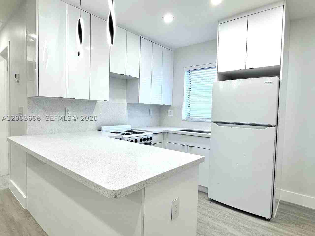215 Zamora Ave #9 - Photo 4 of 12