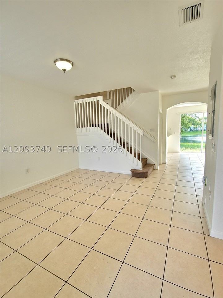 2818 Se 16th Ave #118 - Photo 2 of 21