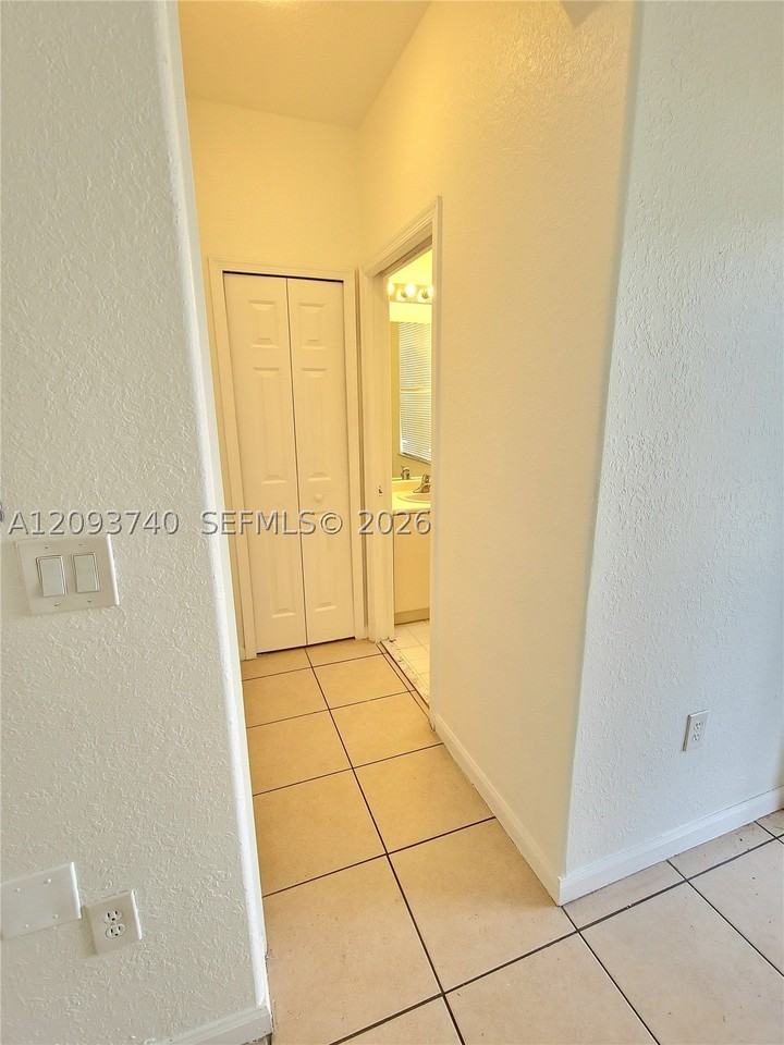 2818 Se 16th Ave #118 - Photo 4 of 21
