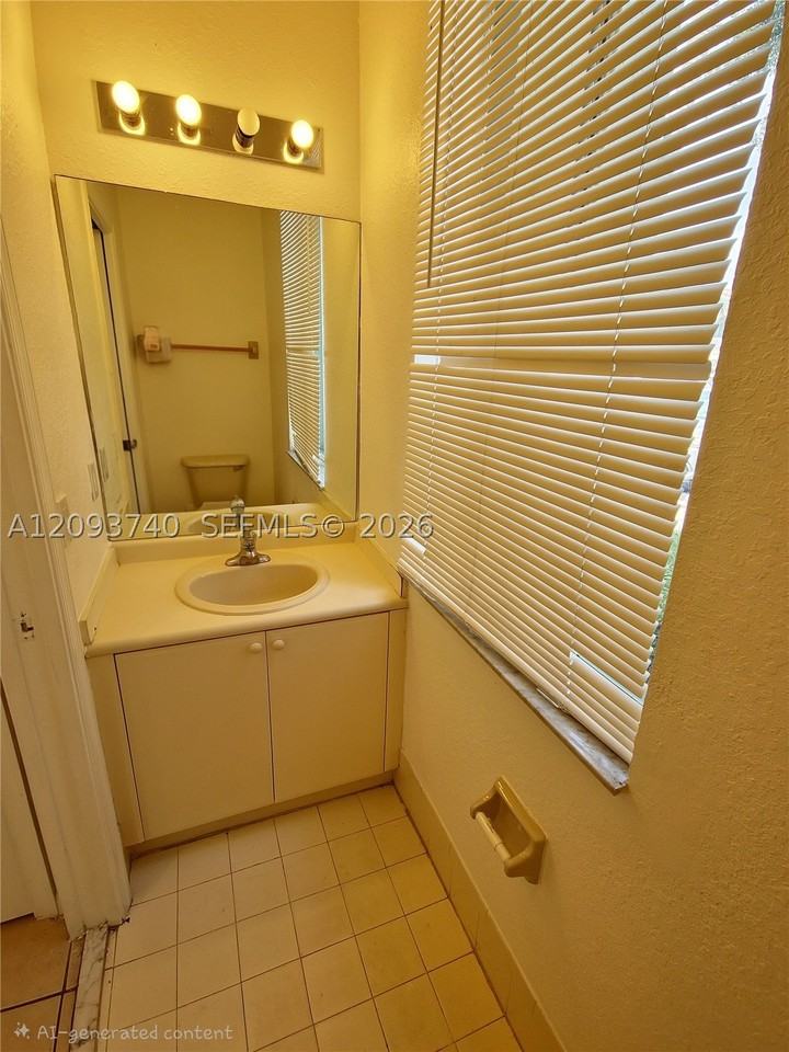 2818 Se 16th Ave #118 - Photo 5 of 21