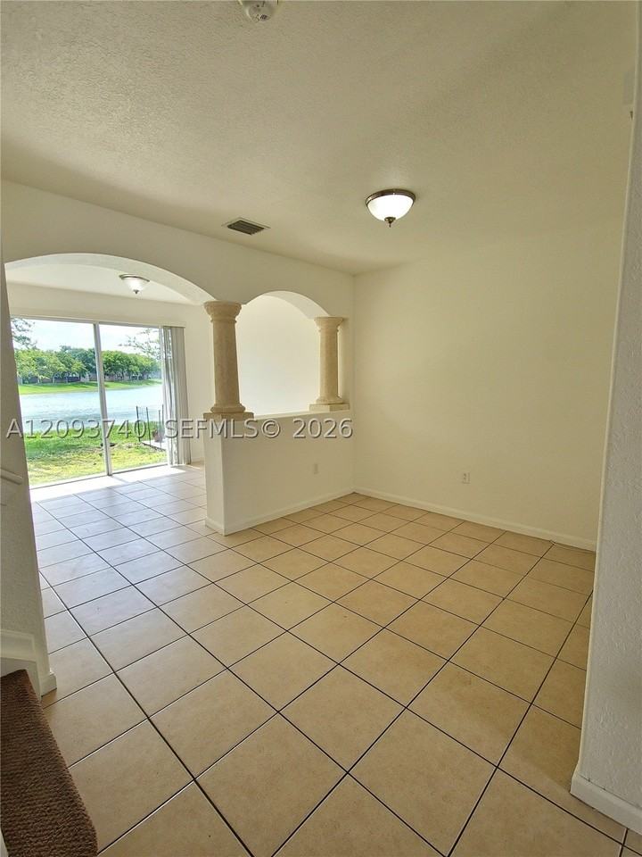 2818 Se 16th Ave #118 - Photo 7 of 21