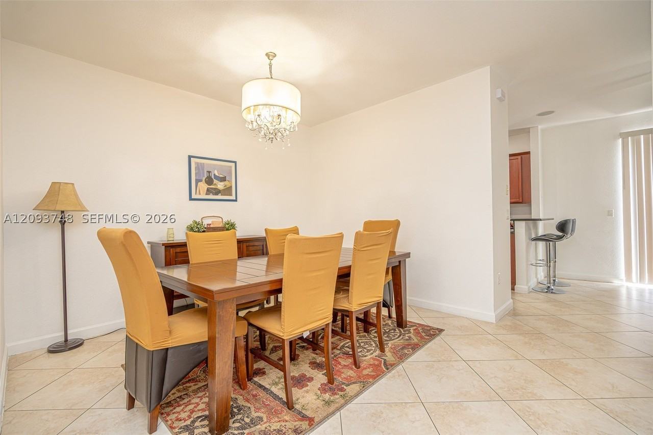 8815 Nw 116th Ct - Photo 4 of 40