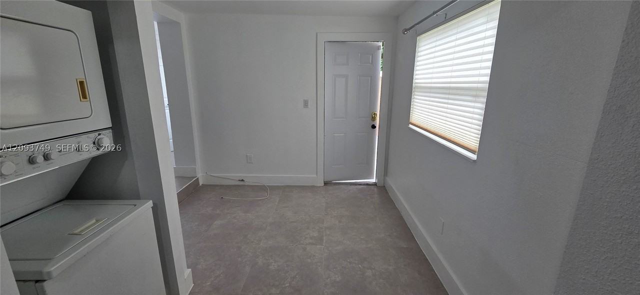 720 Nw 56th St #2 - Photo 5 of 9