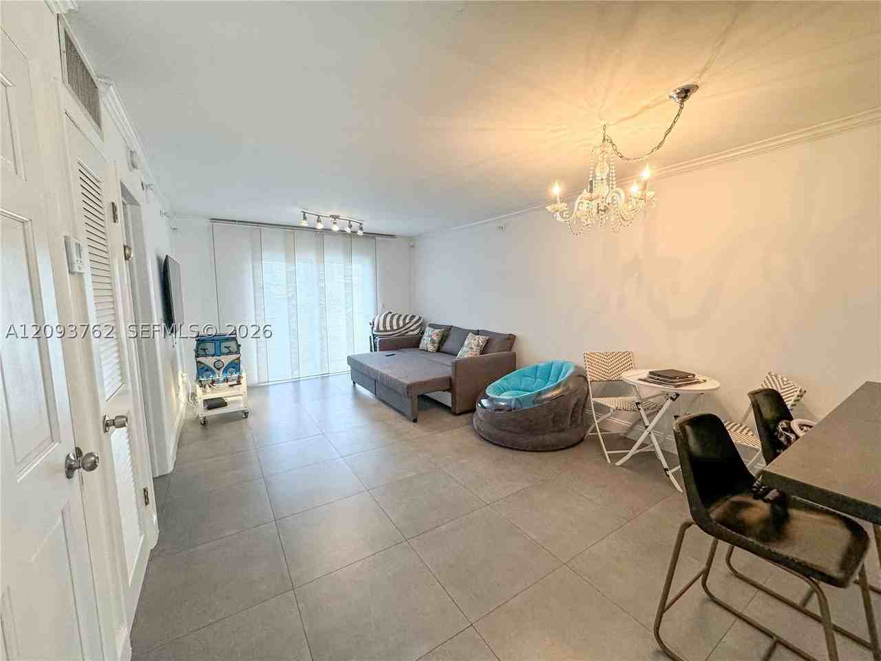 220 Washington Ave #4B - Photo 3 of 15