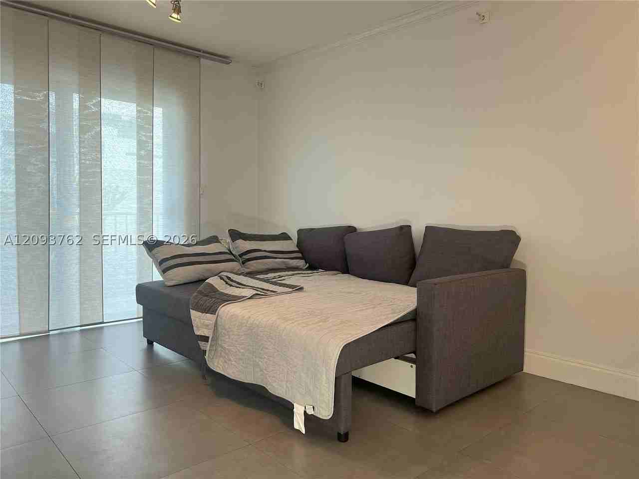 220 Washington Ave #4B - Photo 4 of 15