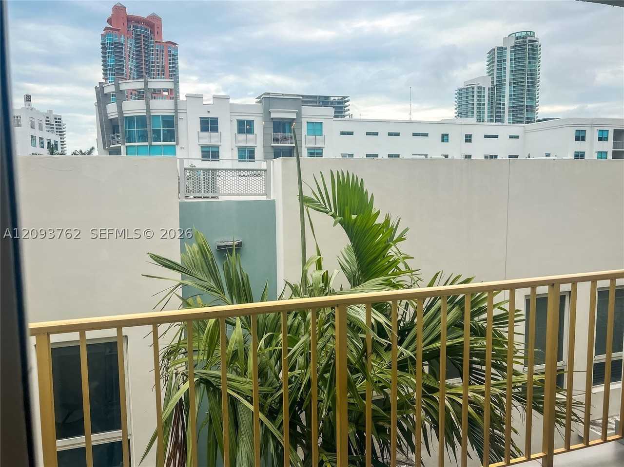 220 Washington Ave #4B - Photo 5 of 15
