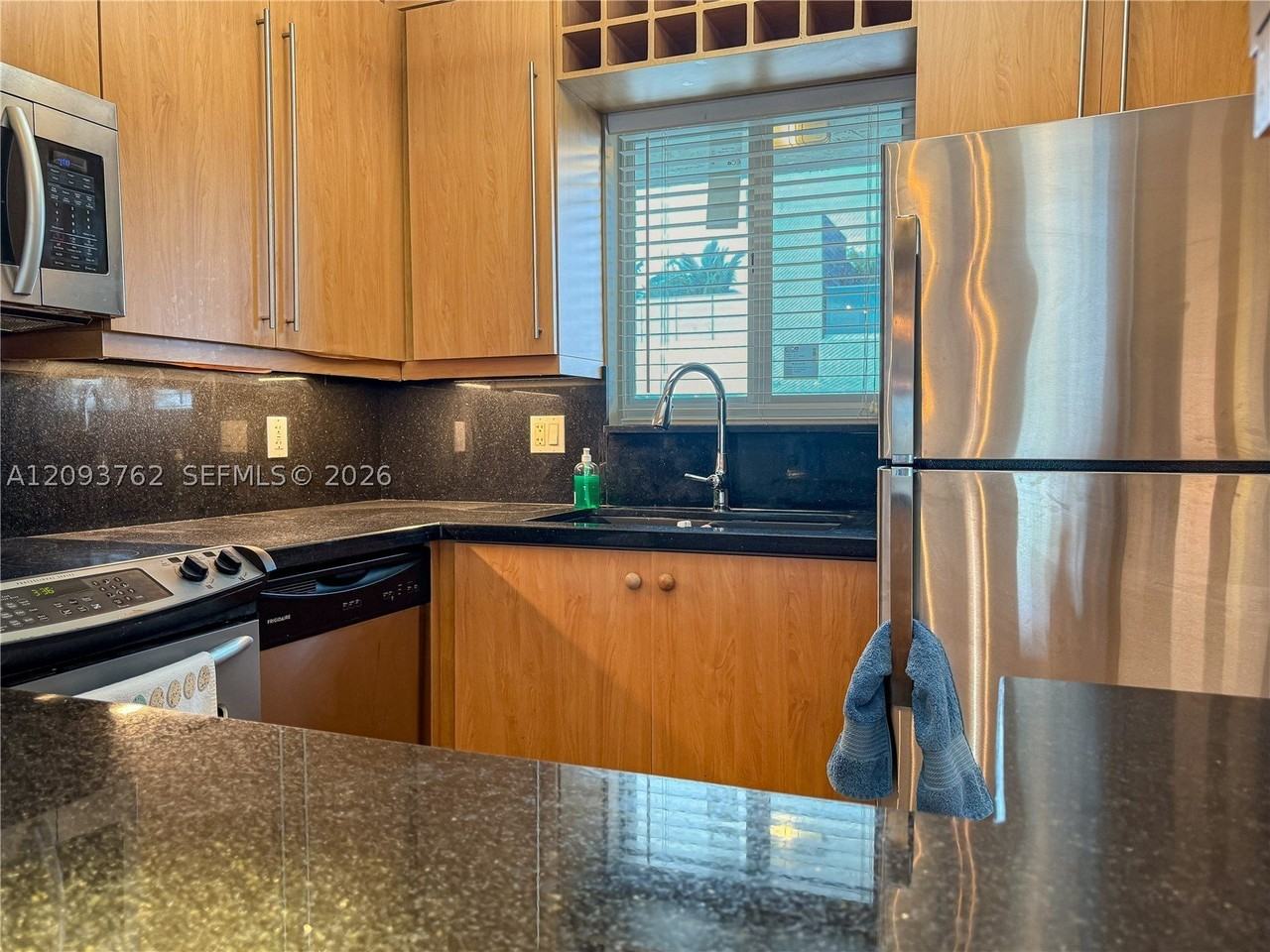 220 Washington Ave #4B - Photo 6 of 15