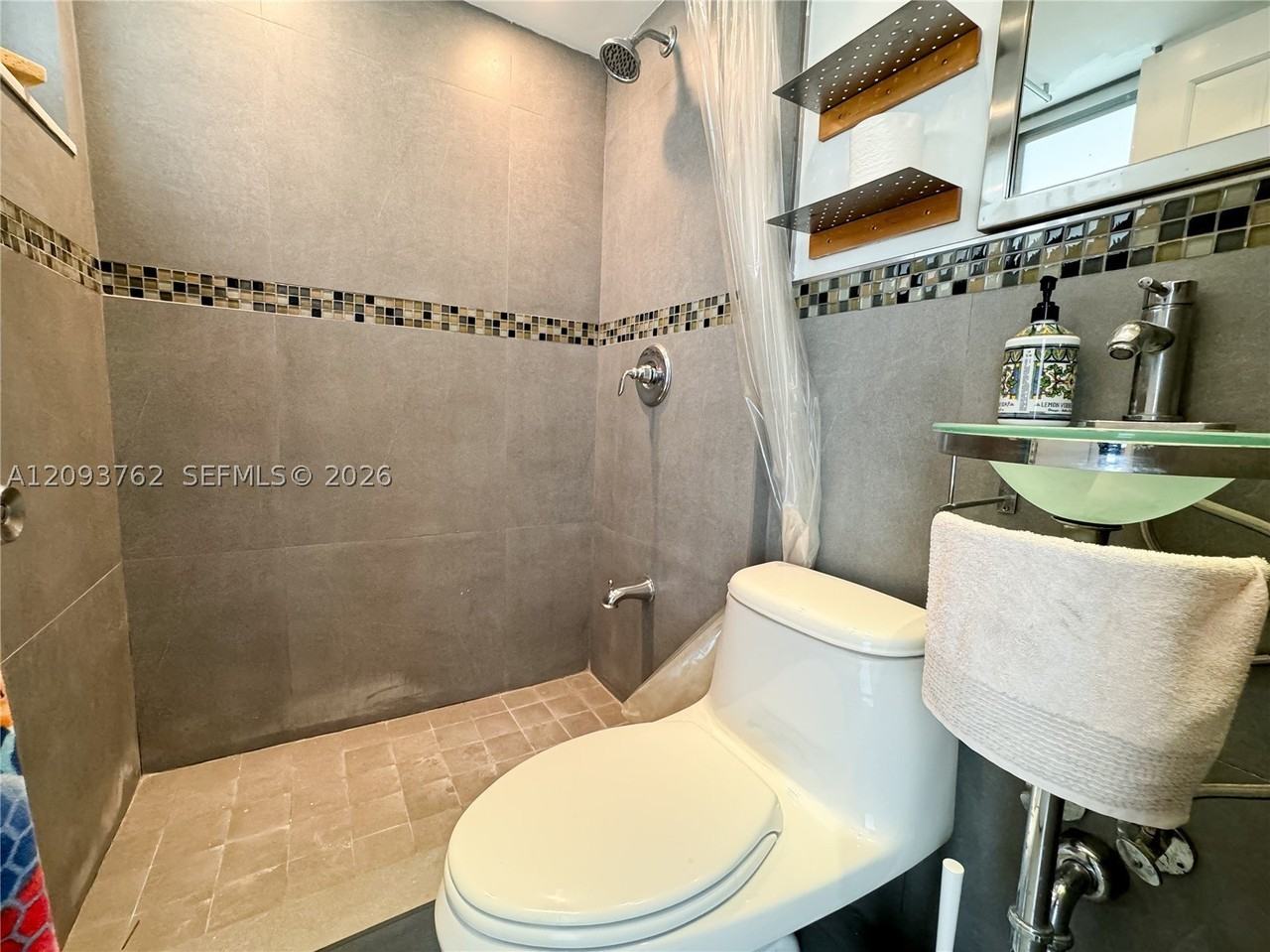 220 Washington Ave #4B - Photo 7 of 15
