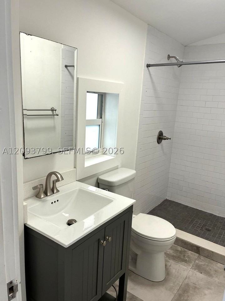 7191 Sw 16th St - Photo 6 of 10
