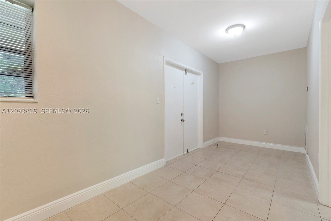 214 Salamanca Ave #3 - Photo 4 of 11