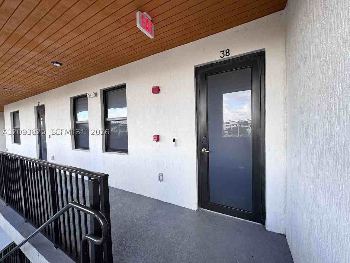 8015 Nw 104th Ave #38 - Photo 3 of 37