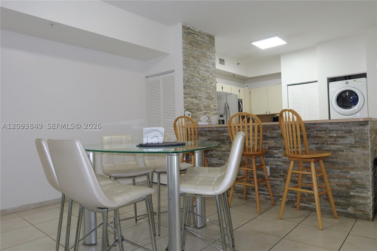 7340 Nw 114th Ave #102 - Photo 4 of 19