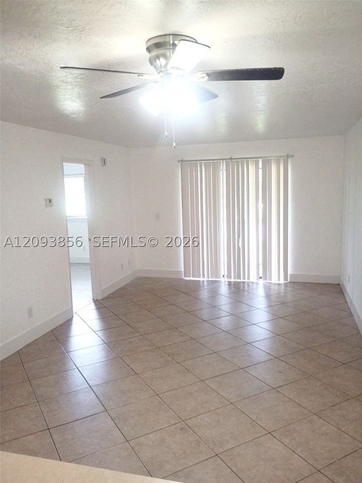 1608 University Ln #1205 - Photo 4 of 12