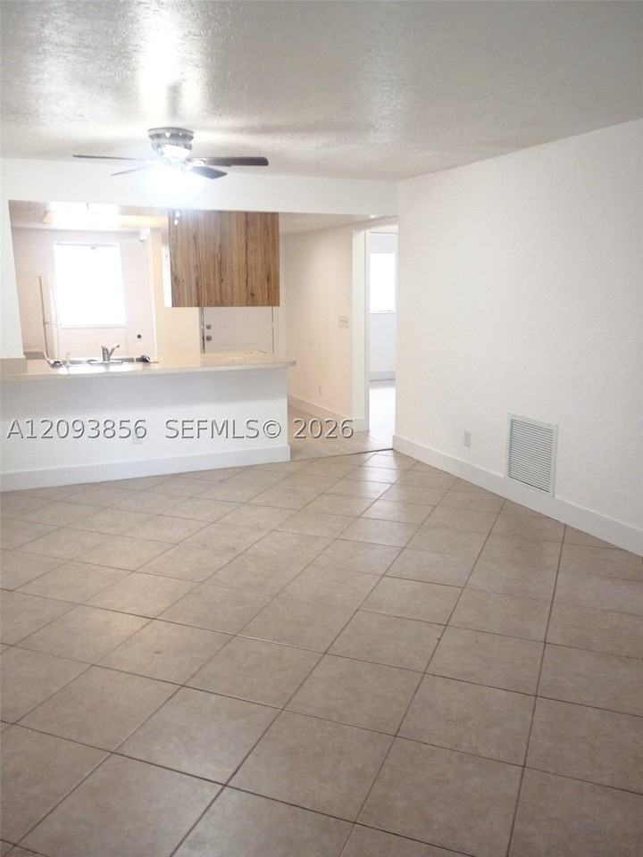 1608 University Ln #1205 - Photo 5 of 12