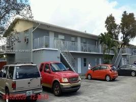 featured image of 1945 Sw 5th Pl #5