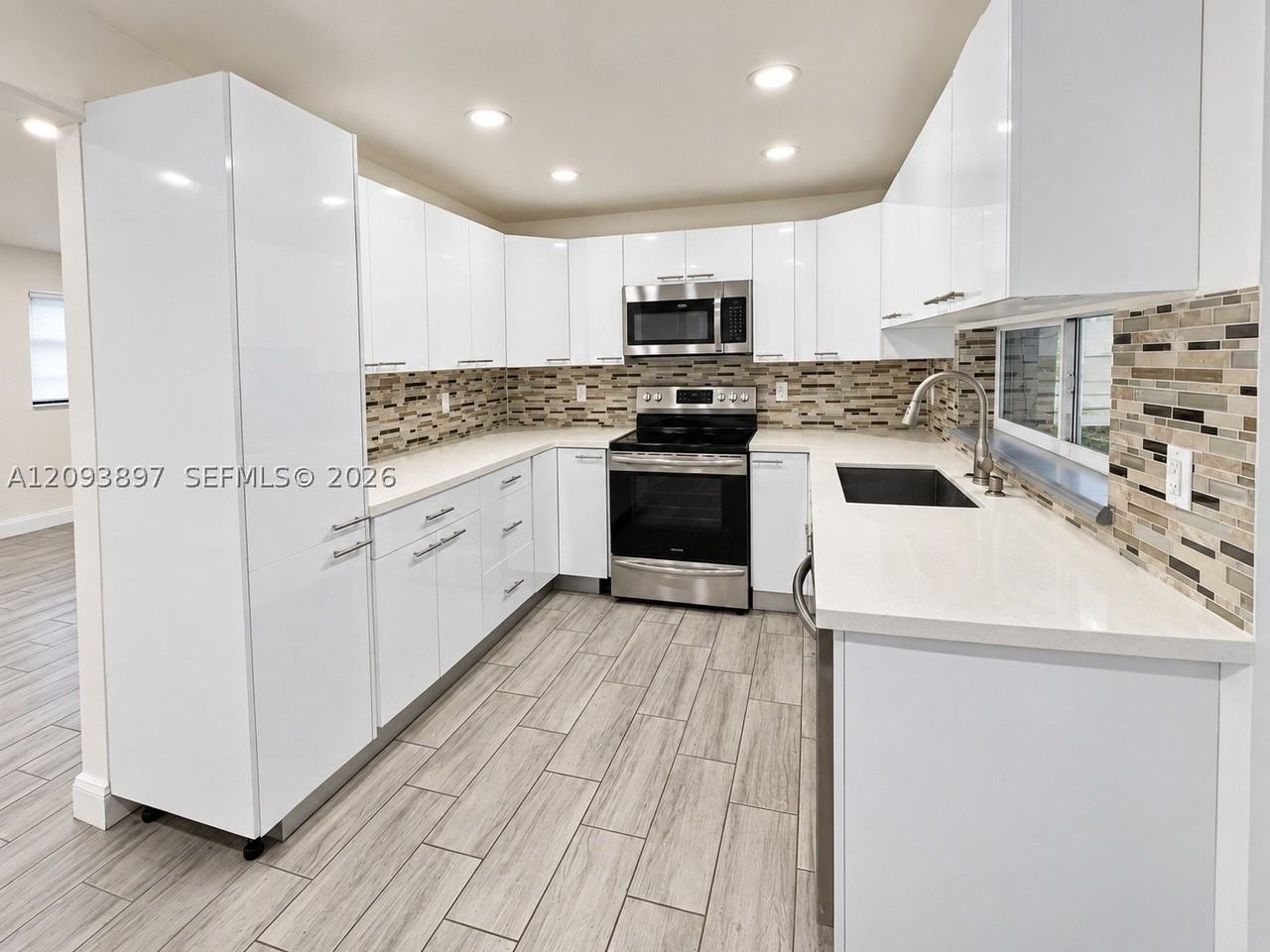 5714 Greene St - Photo 6 of 15