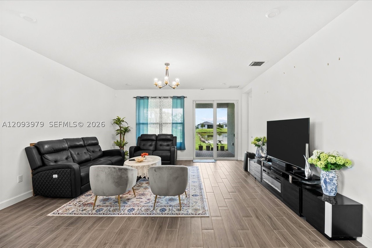 8996 Sw Remy Ln - Photo 5 of 50