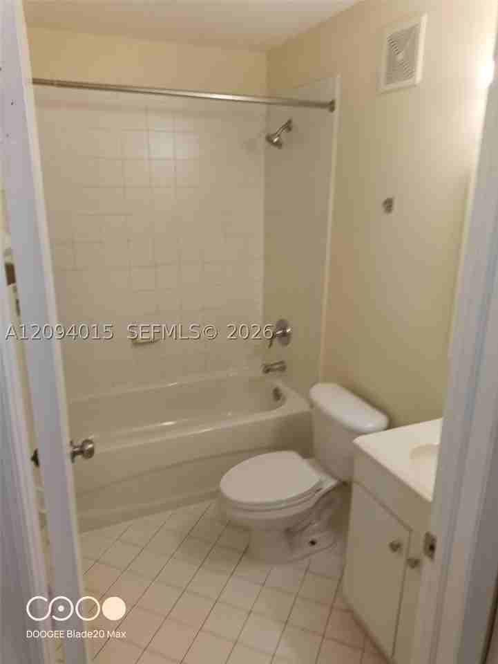 2920 Se 12th Rd #206-30 - Photo 7 of 14