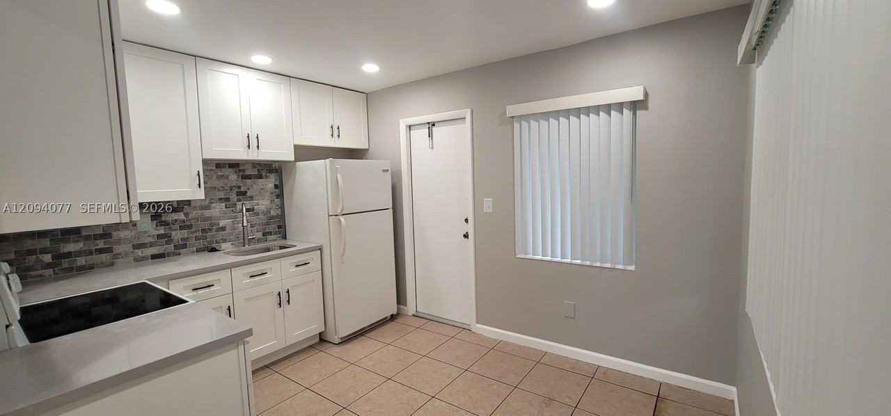 2533 Garfield St #A - Photo 2 of 8