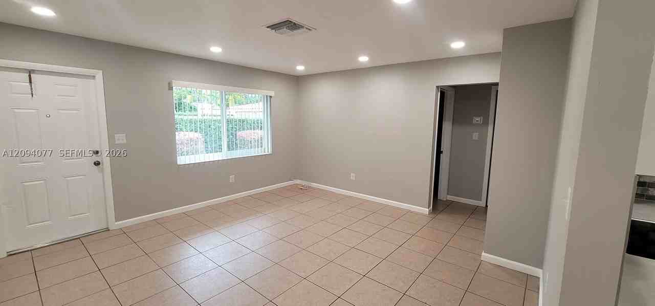 2533 Garfield St #A - Photo 5 of 8
