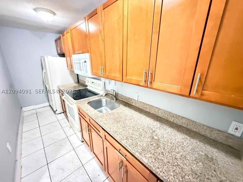 633 W 68th St #633 - Photo 4 of 15