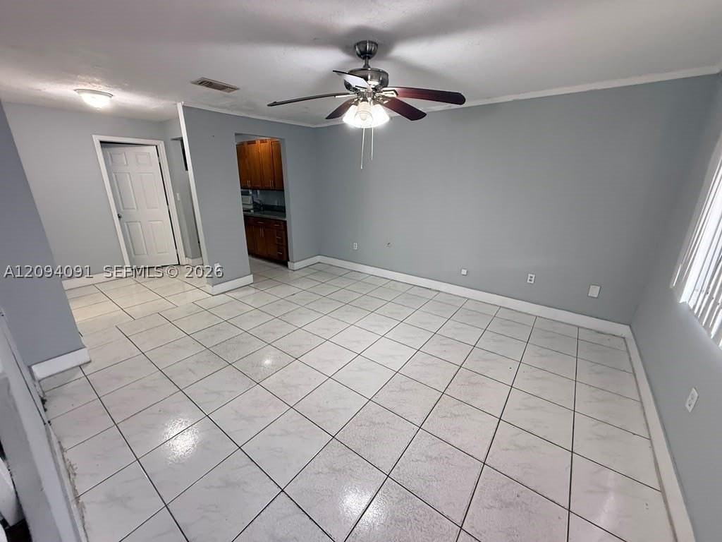 633 W 68th St #633 - Photo 5 of 15