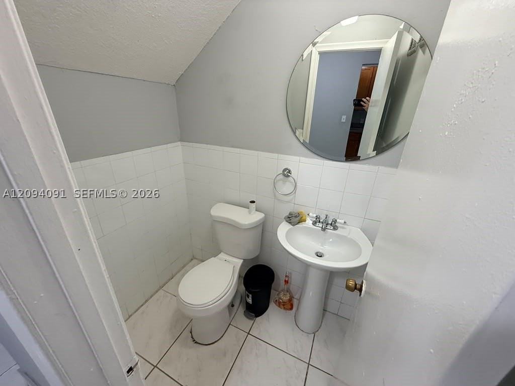 633 W 68th St #633 - Photo 7 of 15