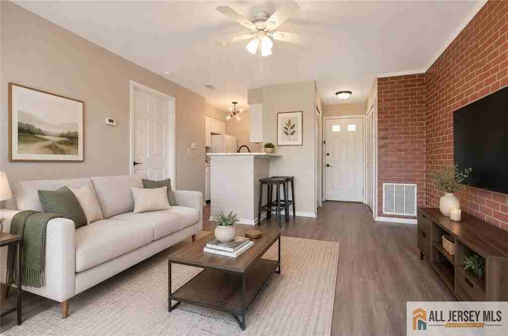 17 Lear Ct - Photo 4 of 16