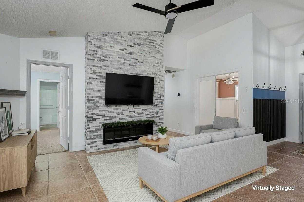 4008 Kingsfield Dr - Photo 3 of 50