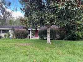 featured image of 4921 Nw 37th Dr