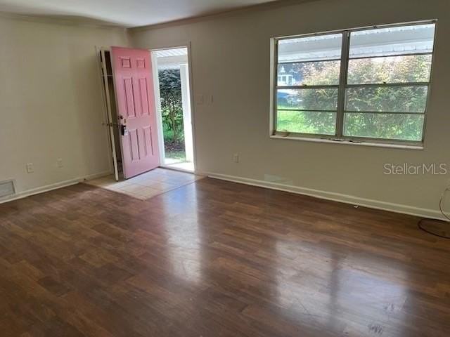 4921 Nw 37th Dr - Photo 2 of 10
