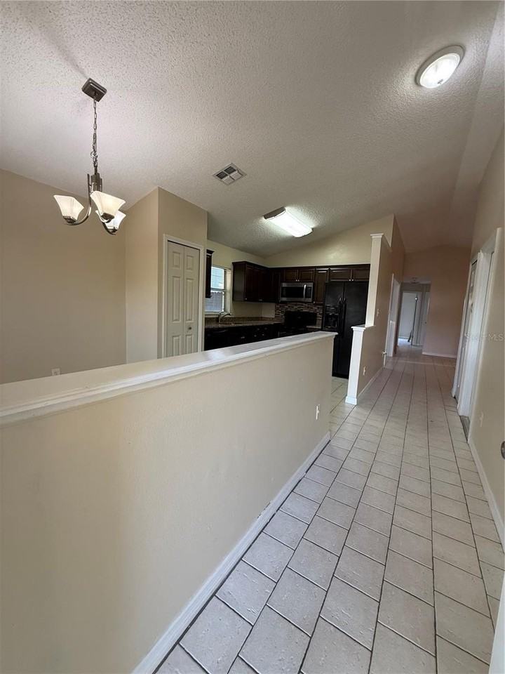 776 Wolf Creek Ct - Photo 4 of 24