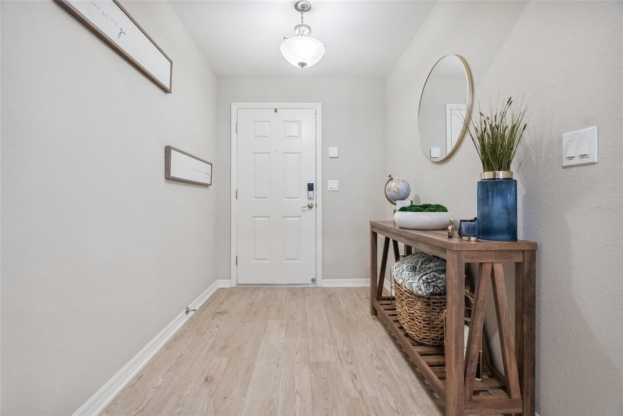 1094 Tropea Ln - Photo 4 of 30
