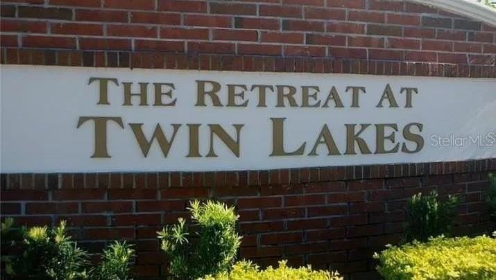 1740 Retreat View Cir - Photo 2 of 19