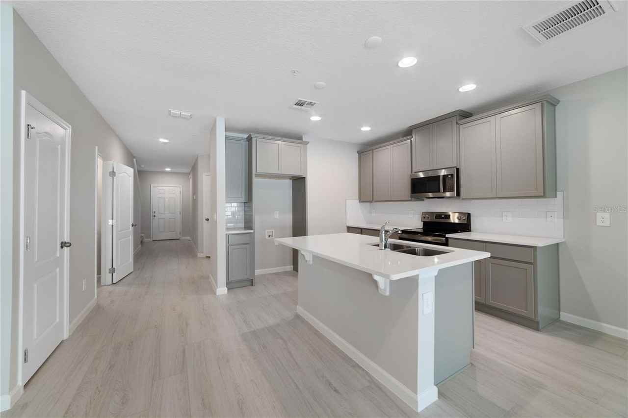 333 Cape Honeysuckle Pl - Photo 4 of 33