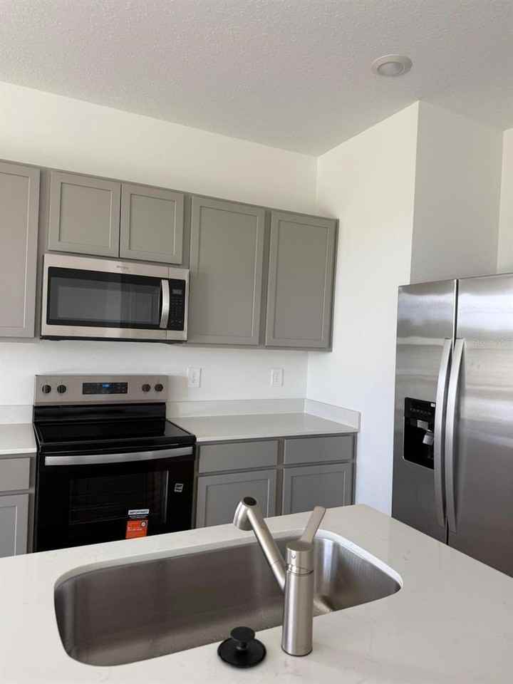 2582 Olympic Ct - Photo 4 of 23