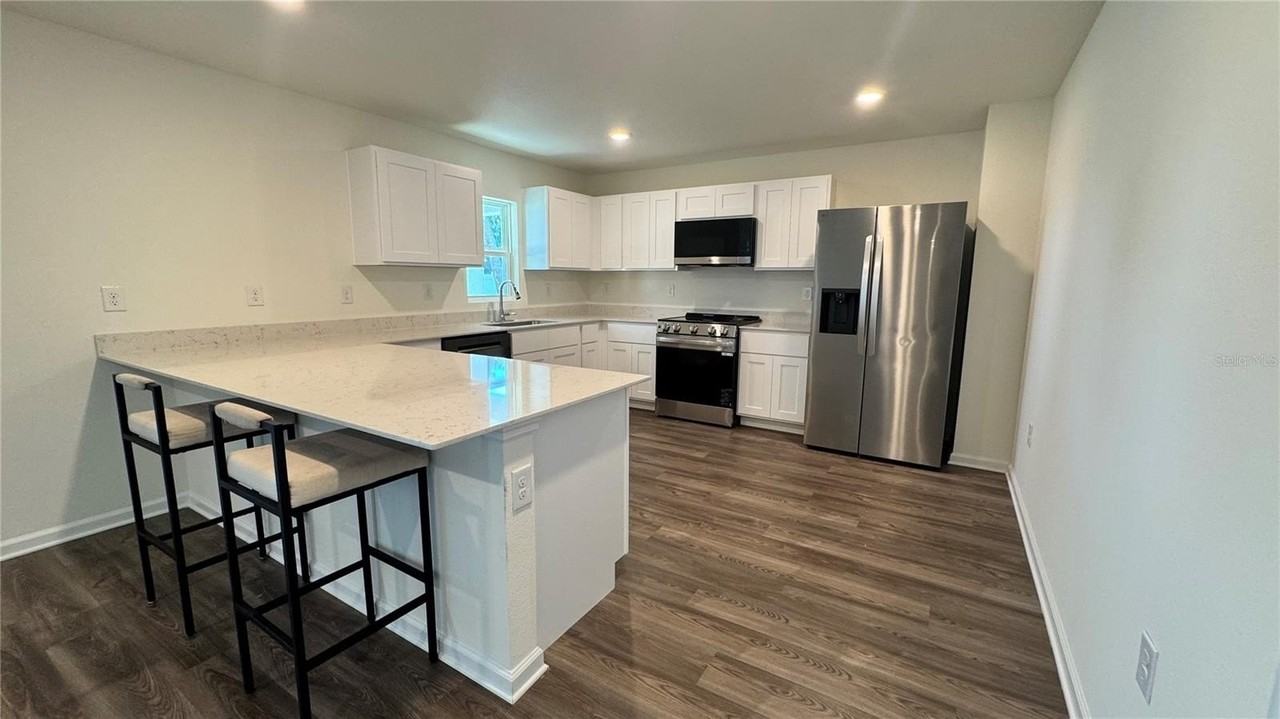 2275 Nw 23rd Rd - Photo 4 of 41