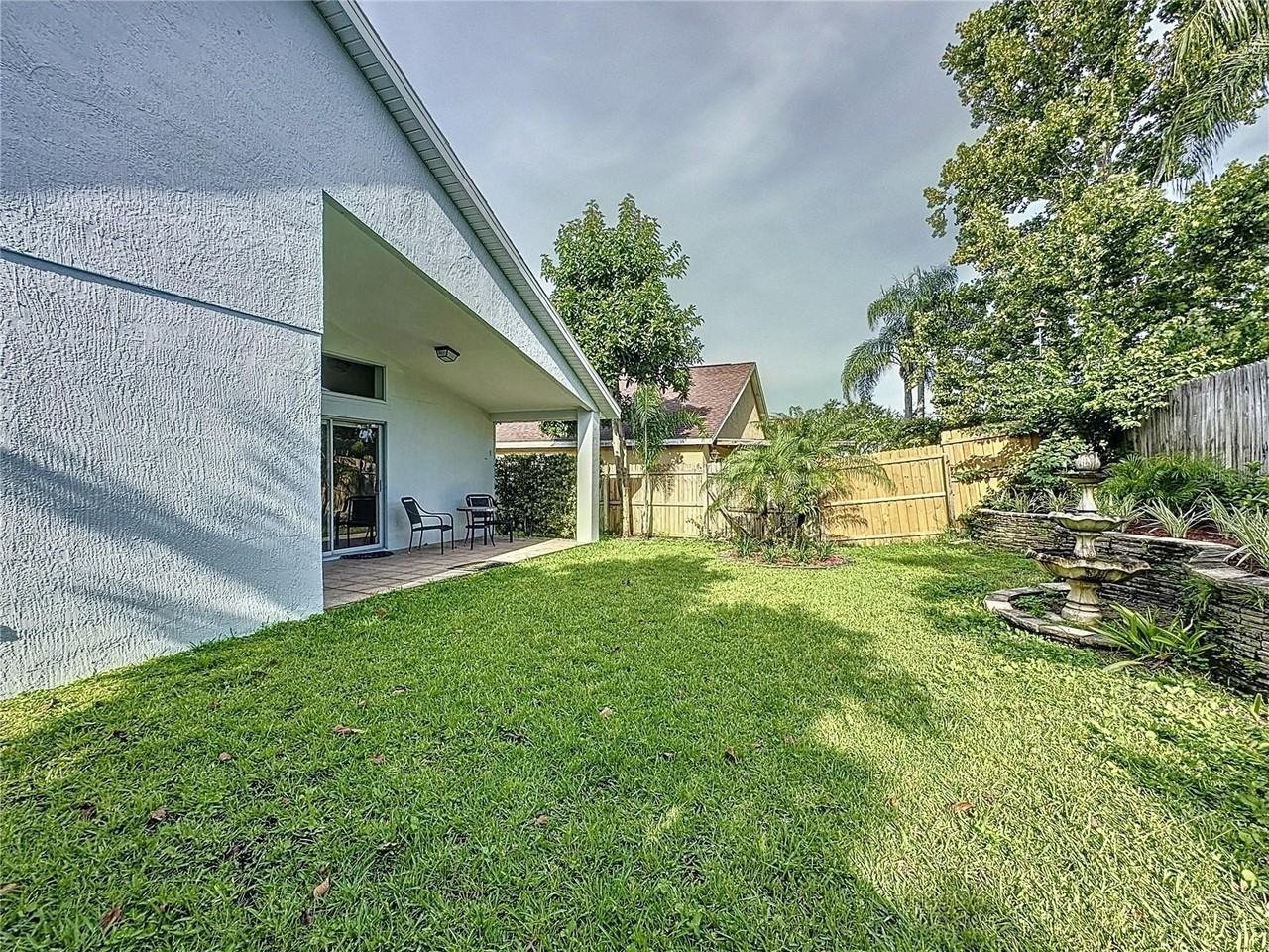 236 Queen Mary Dr - Photo 2 of 39