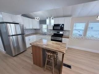 1370 Shipwreck Ln - Photo 4 of 9