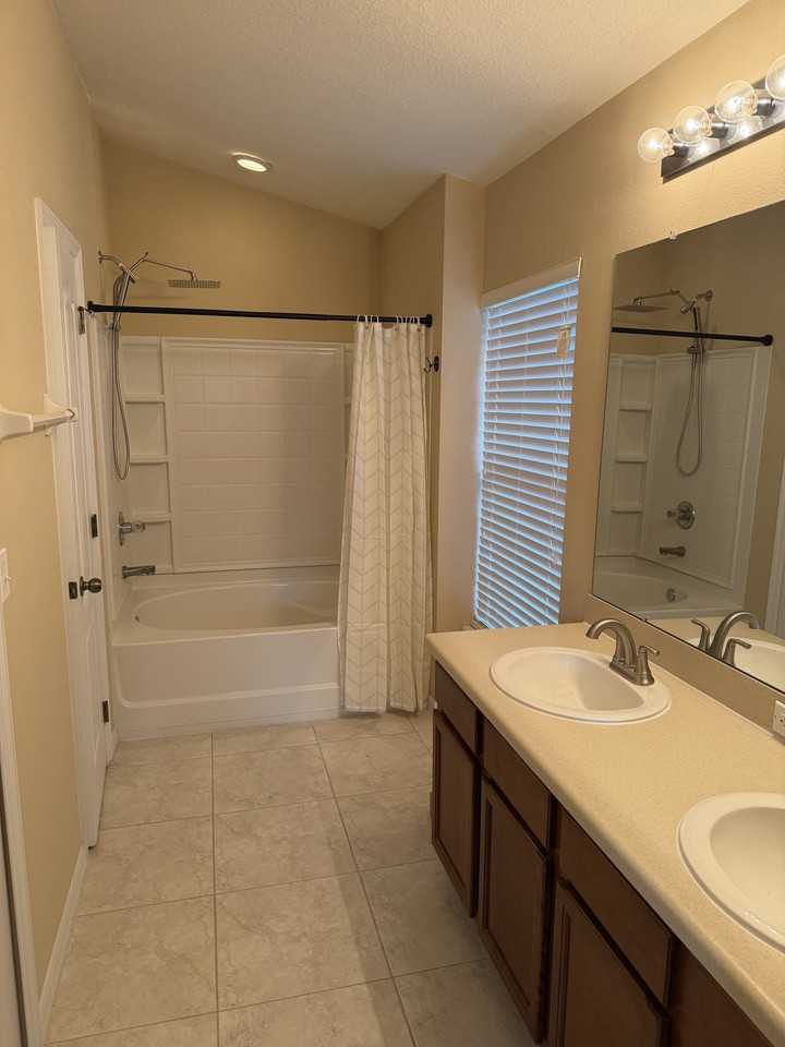 16532 Kingletridge Ave #NA - Photo 6 of 9